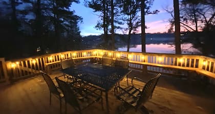 Spacious Lakefront Home, Amazing Views, Nice Dock, Sleeps 20 comfortably-Private