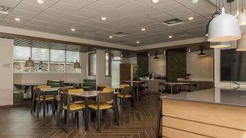 Petit déjeuner continental compris tous les jours