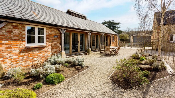 Traditional Cottage, 2 Bedrooms | Front of property - Bright Cotswolds Home near Littleworth (Faringdon)