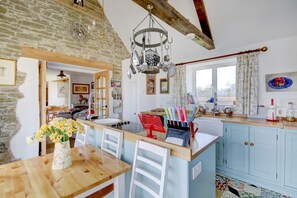 Classic Cottage, 2 Bedrooms | In-room dining - Enchanting Family Barn Home in Gloucestershire (Lechlade)