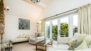 Cottage, 1 Bedroom | Living room | Fireplace - Modern Single Story Village Home Near Lechlade  (Lechlade)