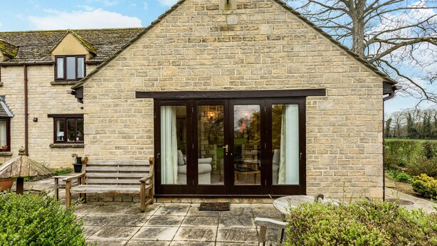 Front of property - Modern Single Story Village Home Near Lechlade  (Lechlade)