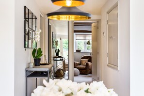 Interior detail - Spacious & Luxurious Home near Bicester village  (Bicester)