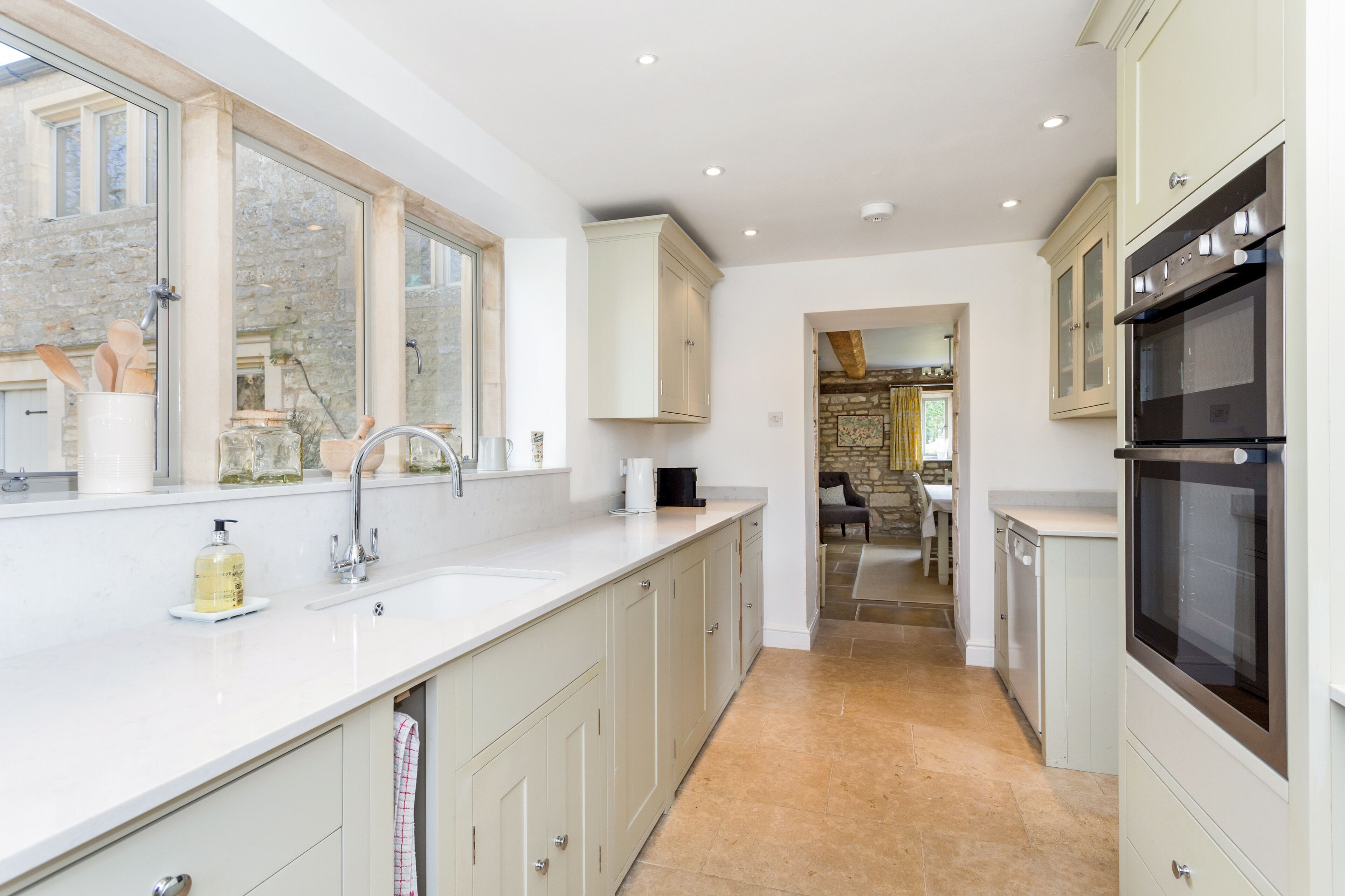 Cottage, 3 Bedrooms | Private kitchen | Fridge, microwave, oven, stovetop