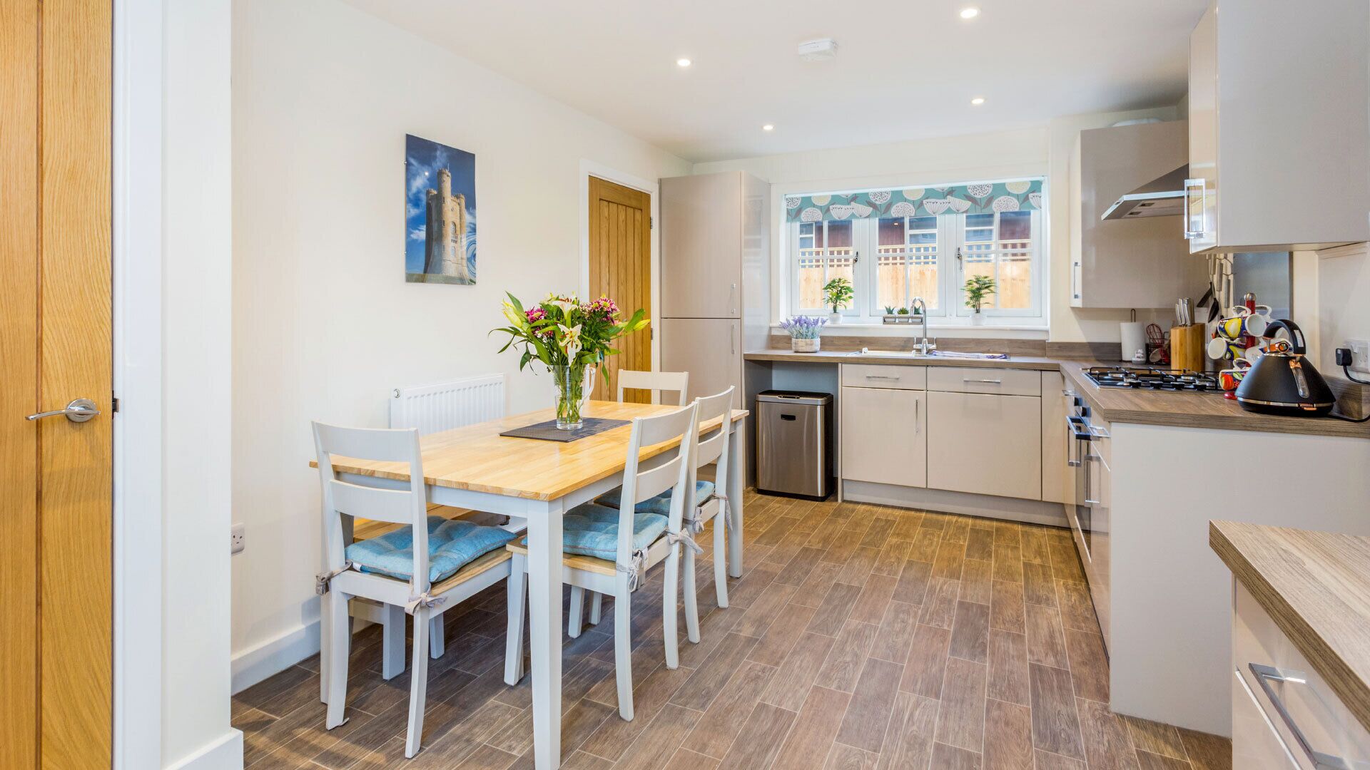 Cottage, 3 Bedrooms | Private kitchen | Fridge, microwave, oven, stovetop