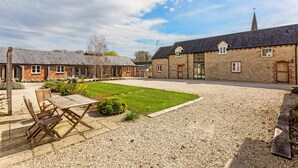 Unclassified image, 4 of 31, button - Vintage Barn Conversion near Faringdon (Faringdon)