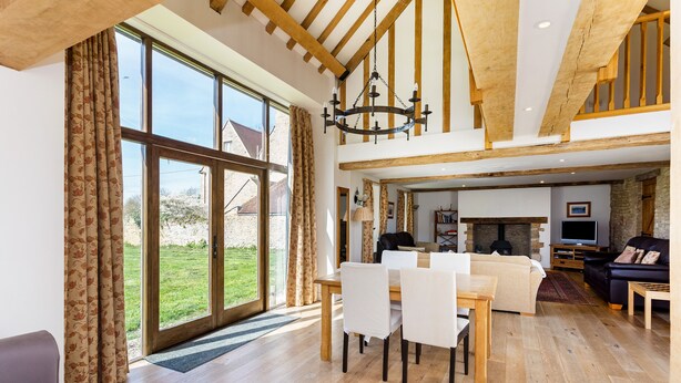 Unclassified image, 1 of 31, button - Vintage Barn Conversion near Faringdon (Faringdon)