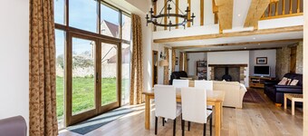 Vintage Barn Conversion near Faringdon