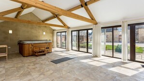 Unclassified image, 5 of 31, button - Vintage Barn Conversion near Faringdon (Faringdon)