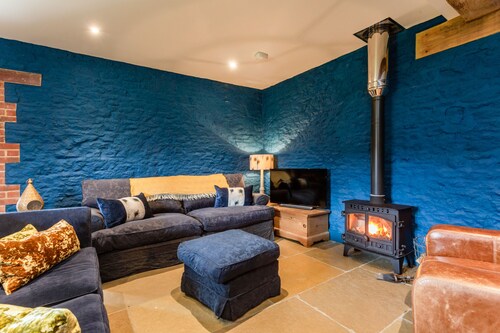 Deluxe Cotswolds Barn Conversion near Faringdon 