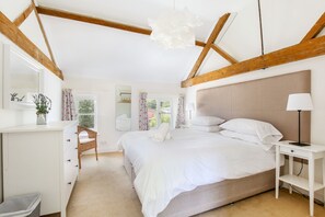 Traditional Cottage, 6 Bedrooms | Premium bedding, individually decorated, individually furnished - Rustic Cotswolds Farmhouse by Burford (Burford)