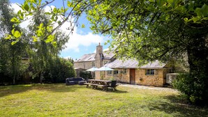 Traditional Cottage, 6 Bedrooms | Garden view - Rustic Cotswolds Farmhouse by Burford (Burford)