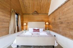 Cottage, 5 Bedrooms | 1 bedroom, premium bedding, individually decorated