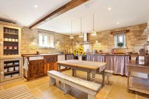 Cottage, 5 Bedrooms | Private kitchen | Fridge, microwave, oven, stovetop