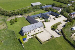 Aerial view - Spacious Open-Plan Home in Oxfordshire (Bampton)