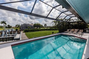 Unclassified image, 2 of 26, button