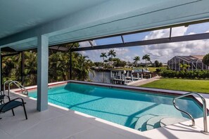 Unclassified image, 3 of 26, button