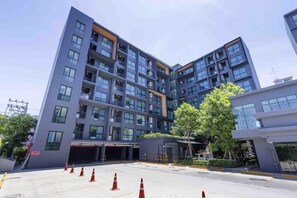 Exterior - Fully equipped*Easy commute airport & downtown (Bang Na)