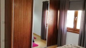 2 soveværelser, strygejern/strygebræt, sengetøj