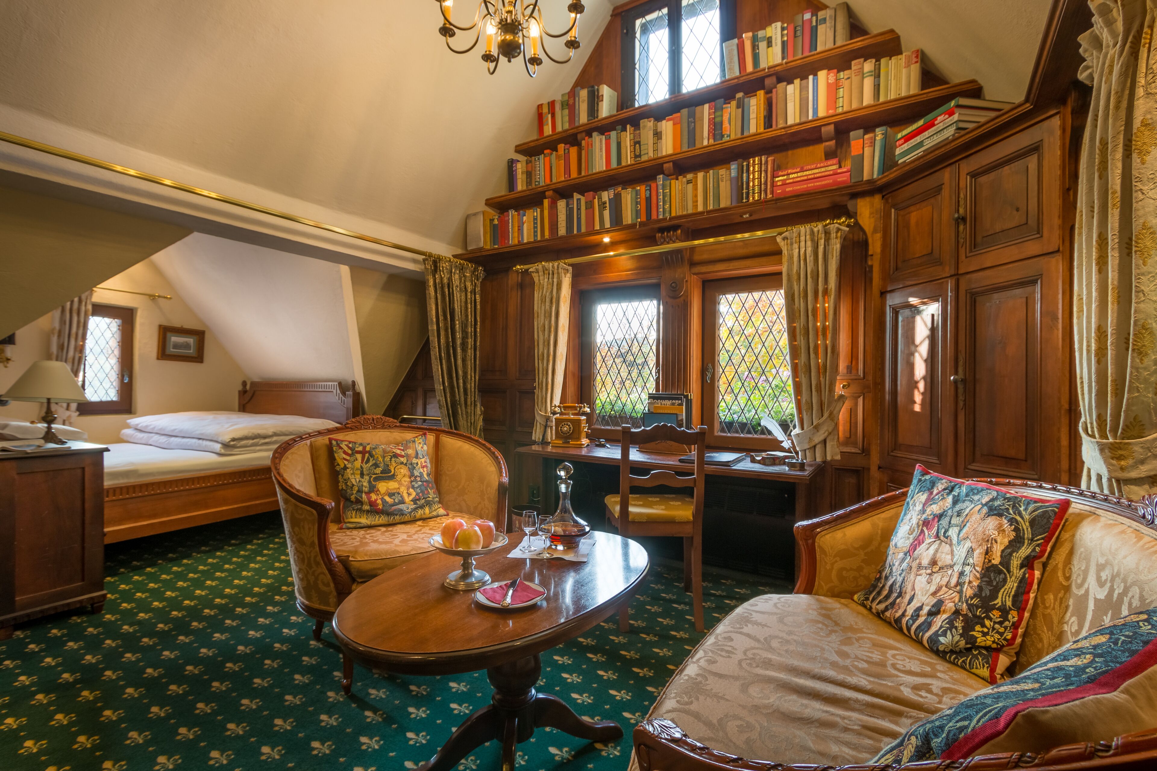 Standardzimmer, Badewanne | Wohnbereich | Flachbildfernseher