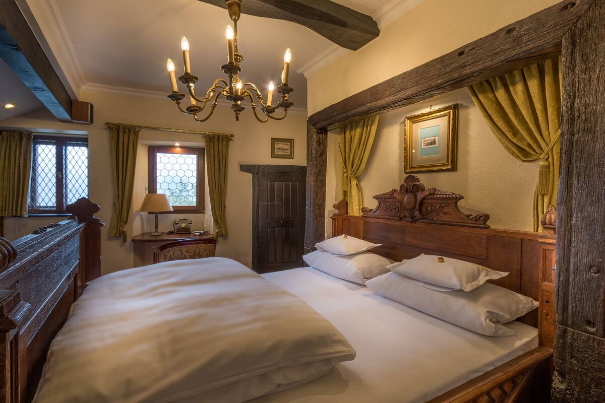 Deluxe Double Room | Hypo-allergenic bedding, down duvets, free minibar, in-room safe