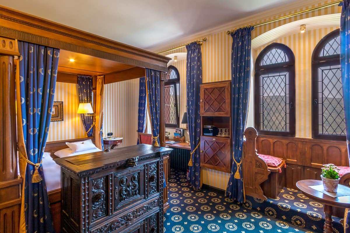 Superior Room | Hypo-allergenic bedding, down duvets, free minibar, in-room safe