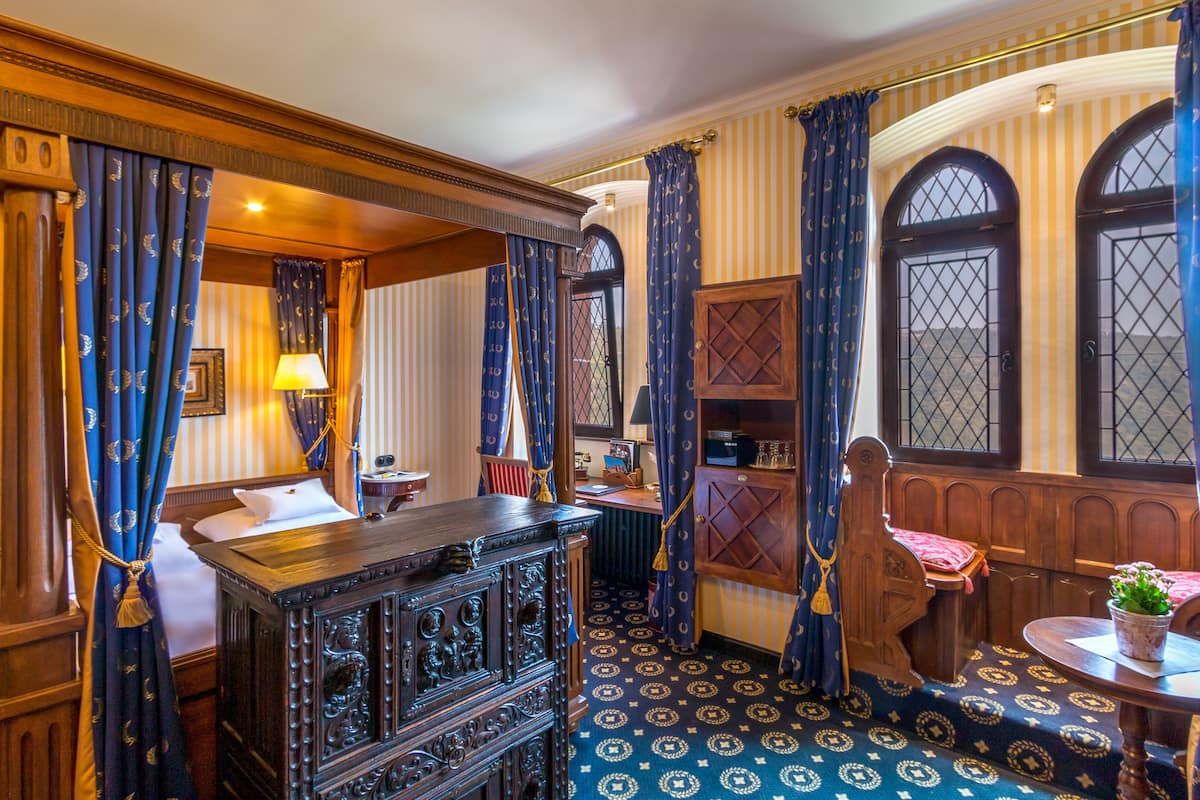 superior room | 1 bedroom, hypo-allergenic bedding, down duvets, free minibar