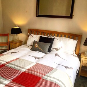 1 bedroom, soundproofing, iron/ironing board, free WiFi - East Lothian Central stay in  Haddington   (Haddington)