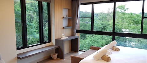 5 habitaciones, tabla de planchar con plancha, wifi y ropa de cama