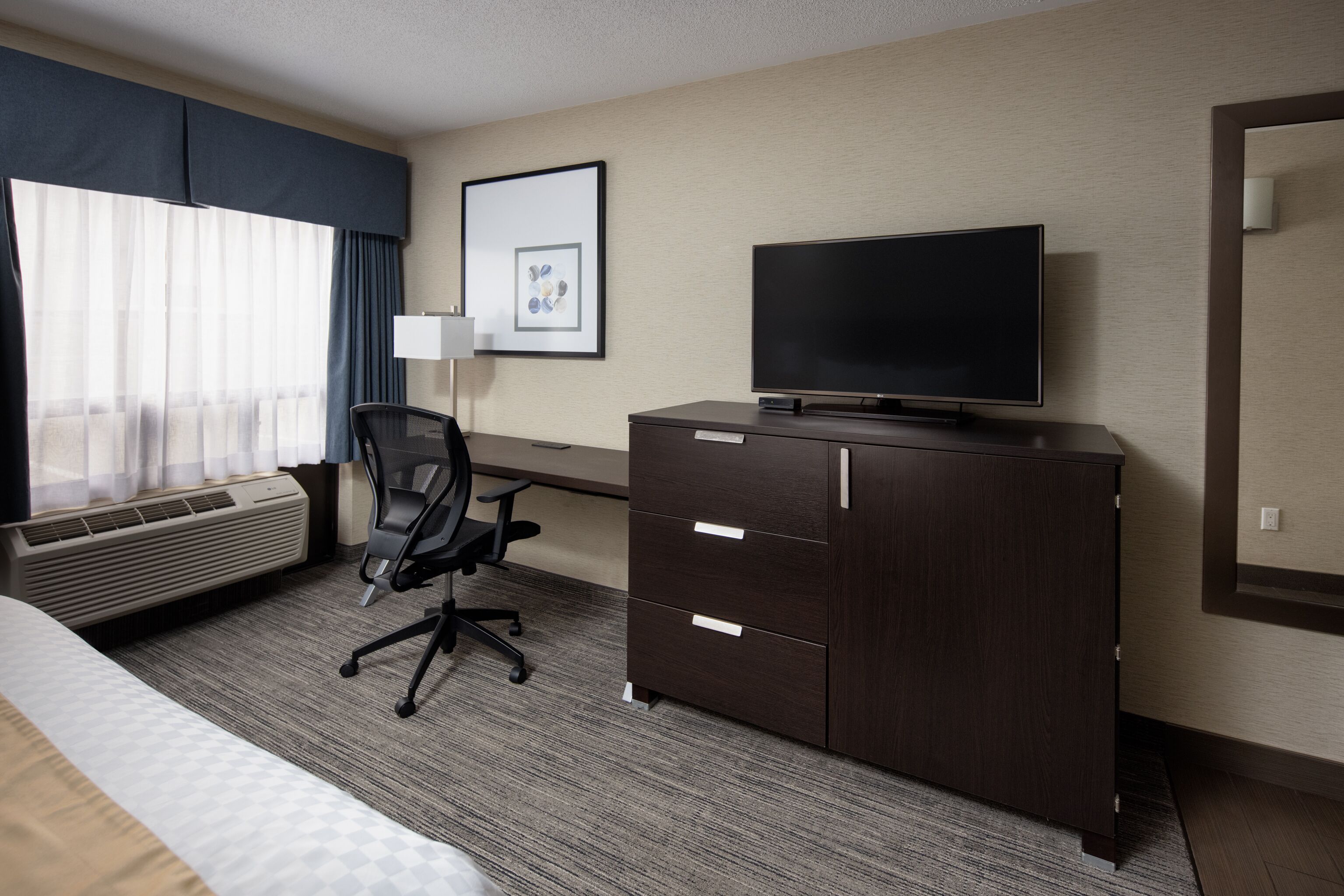 standard single room | blackout curtains, iron/ironing board, free wifi, bed sheets