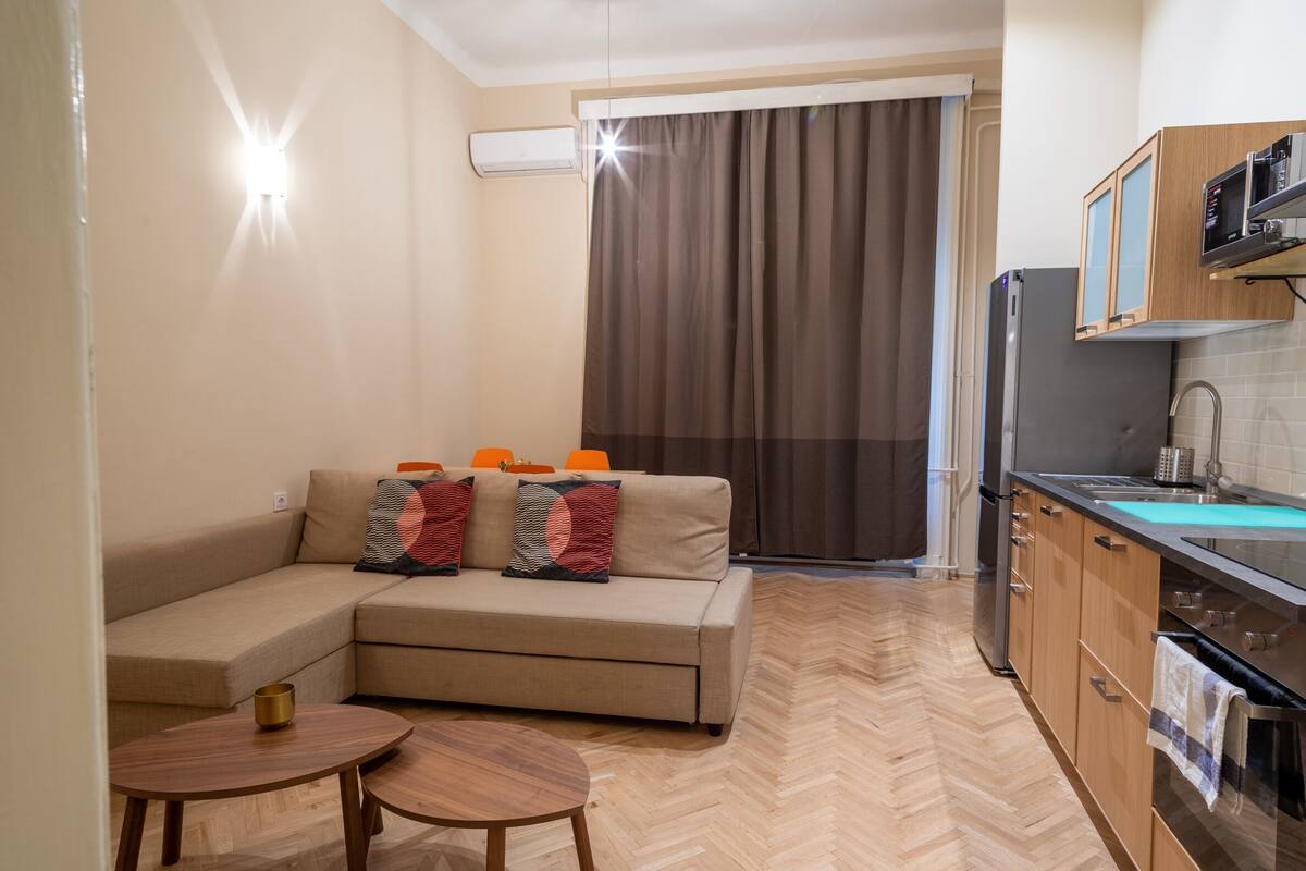 Standard Studio | Living room | LCD TV