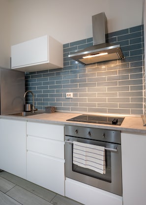 Apartemen Standar, 1 kamar tidur | Dapur pribadi | Lemari es, oven, kompor, dan pemanggang roti