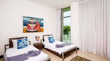 3 bedrooms, iron/ironing board, WiFi (free), bed sheets