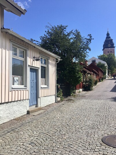 Guest house Gyllenhjelmsgatan in central Strängnäs next to the Cathedral