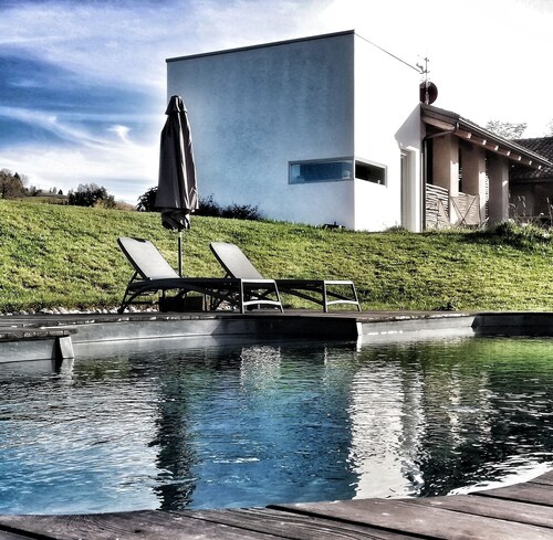 RUSTAGI 1834: APT IN VILLA WITH POOL IN THE BAROLO REGION