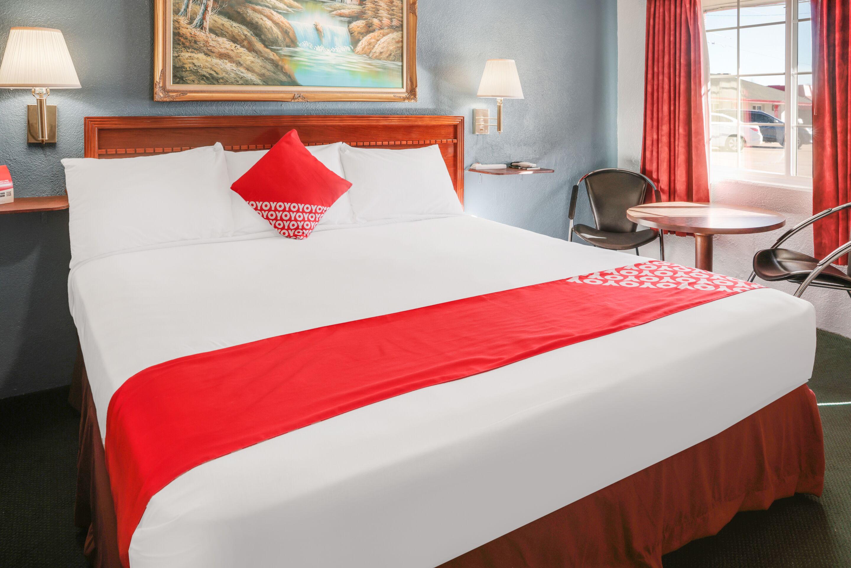 Rom, 1 kingsize-seng | Skrivebord og sengetøy