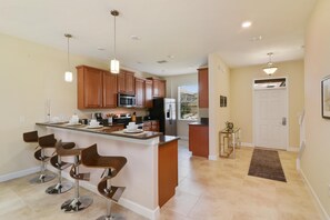 House, 5 Bedrooms, Private Pool (4.5 Bathrooms) | Private kitchen