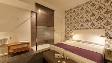 Soundproofing, free WiFi, bed sheets