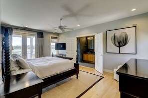 5 bedrooms, iron/ironing board, WiFi, bed sheets