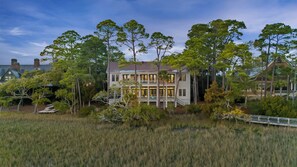 Exterior - AMAZING Secluded Luxury Home- Private Pool, Hot Tub, Marsh View, and Dock! (Kiawah Island)