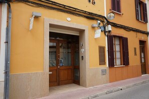 Entrada al alojamiento