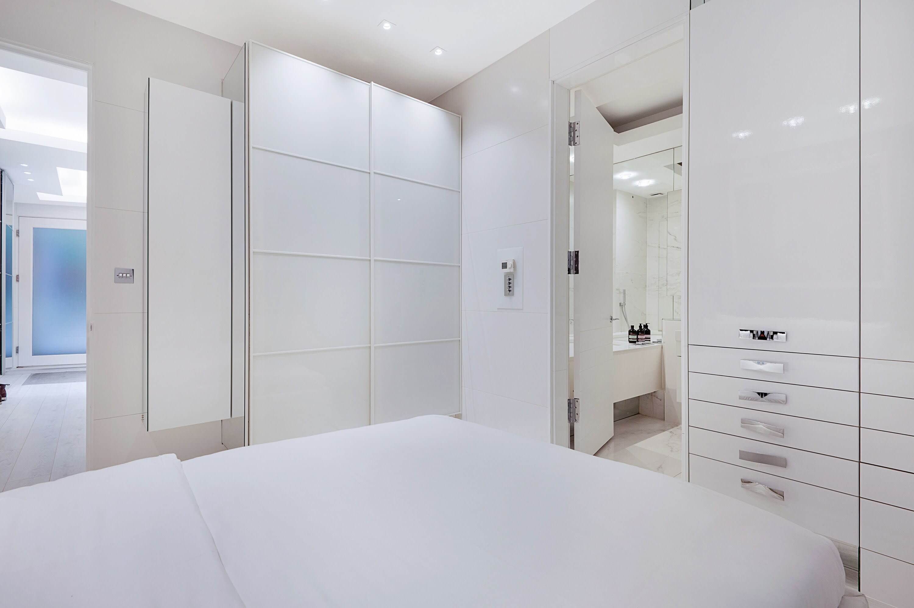3 Schlafzimmer, Schreibtisch, Bügeleisen/Bügelbrett, WLAN