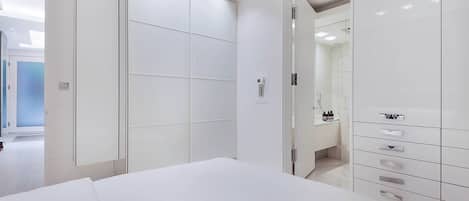3 Schlafzimmer, Schreibtisch, Bügeleisen/Bügelbrett, WLAN