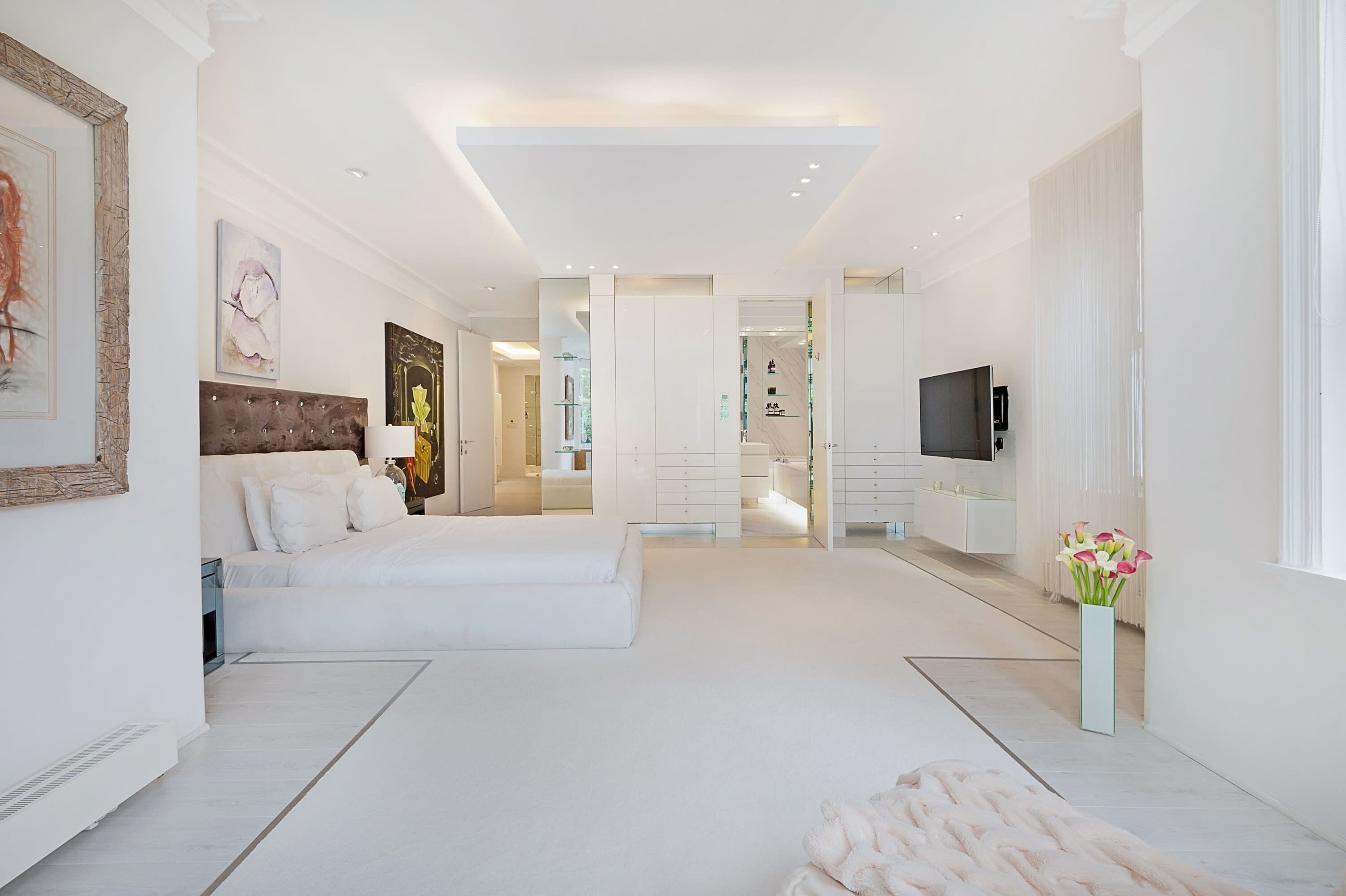 3 habitaciones, escritorio, tabla de planchar con plancha y wifi 