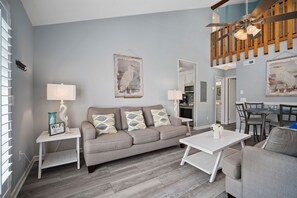 Living room - Horizon South By Blueswell (Panama City Beach)