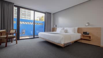 2 bedrooms, down comforters, in-room safe, desk