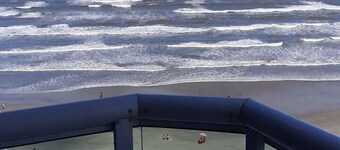 KOMFORTABELT LEILIGHET MED SEVISNINGER