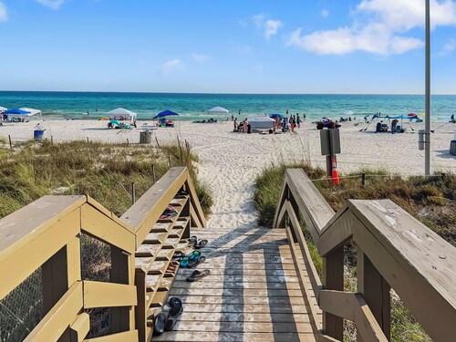 Emerald Beach Resort By Blueswell