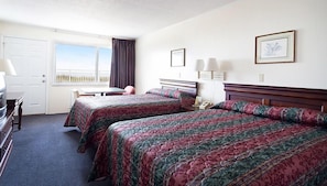 Blackout drapes, free WiFi, bed sheets - Ocean Edge Motel (North Myrtle Beach)