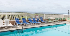 On the beach, white sand - Ocean Edge Motel (North Myrtle Beach)
